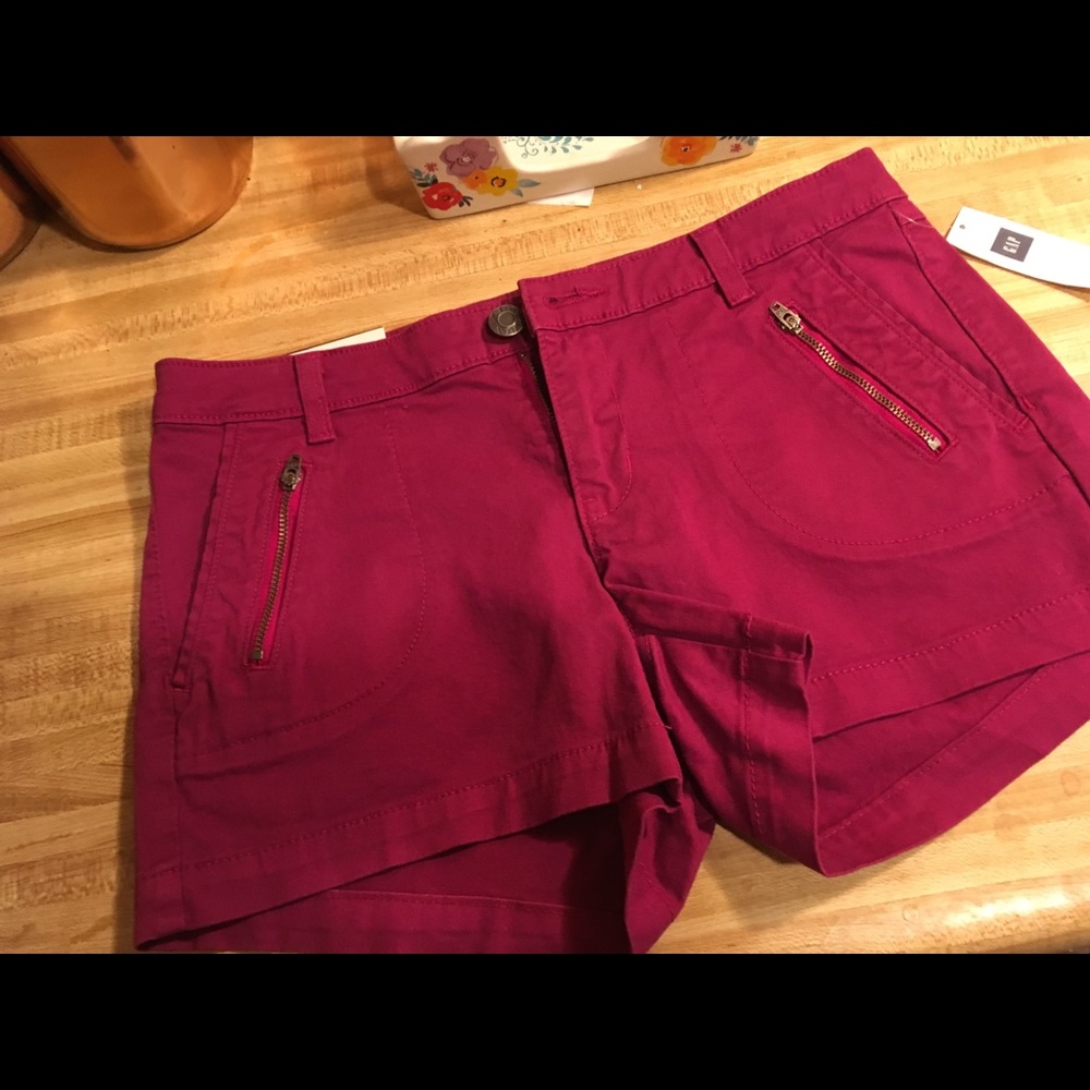 New with Tags Gap stretch double zipper shorts